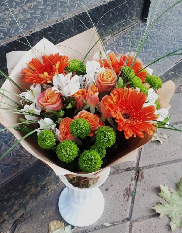 Букет цветов из: Герберы, Хризантемы, Альстромерии и Розы в Линда
