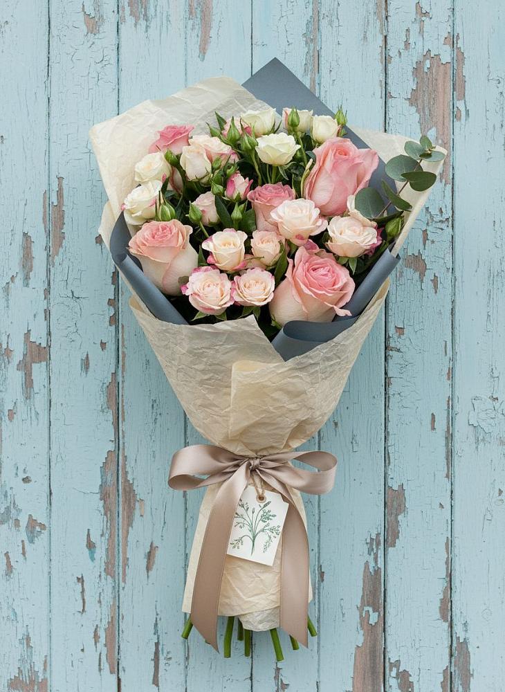 Букет цветов из: Розы в Линда