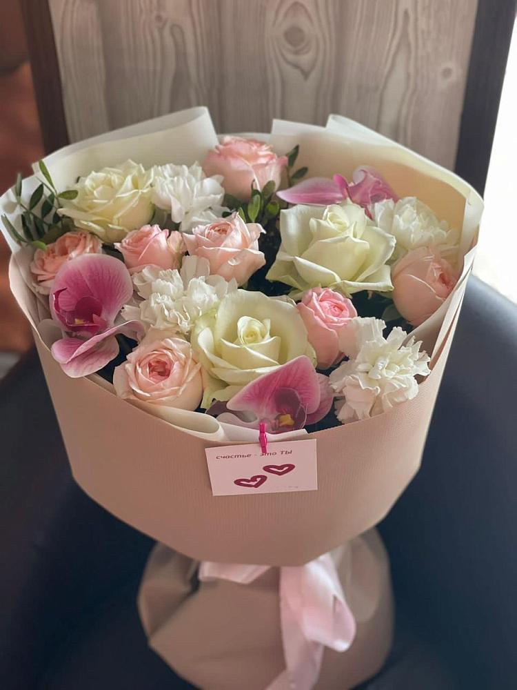 Букет цветов из: Орхидеи, Розы и Гвоздики в Линда