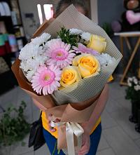 Букет цветов из:  Герберы, Розы и Хризантемы в Линда