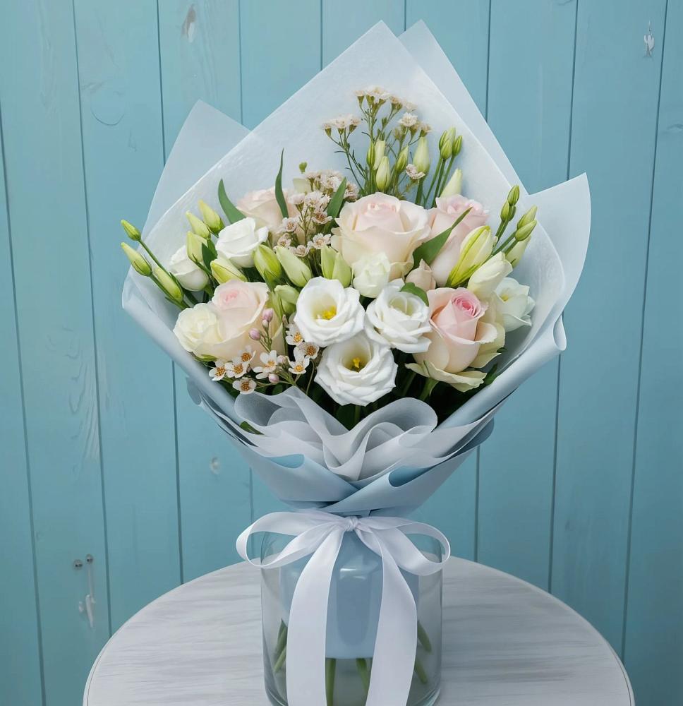 Букет цветов из: Розы и Лизиантусы в Линда