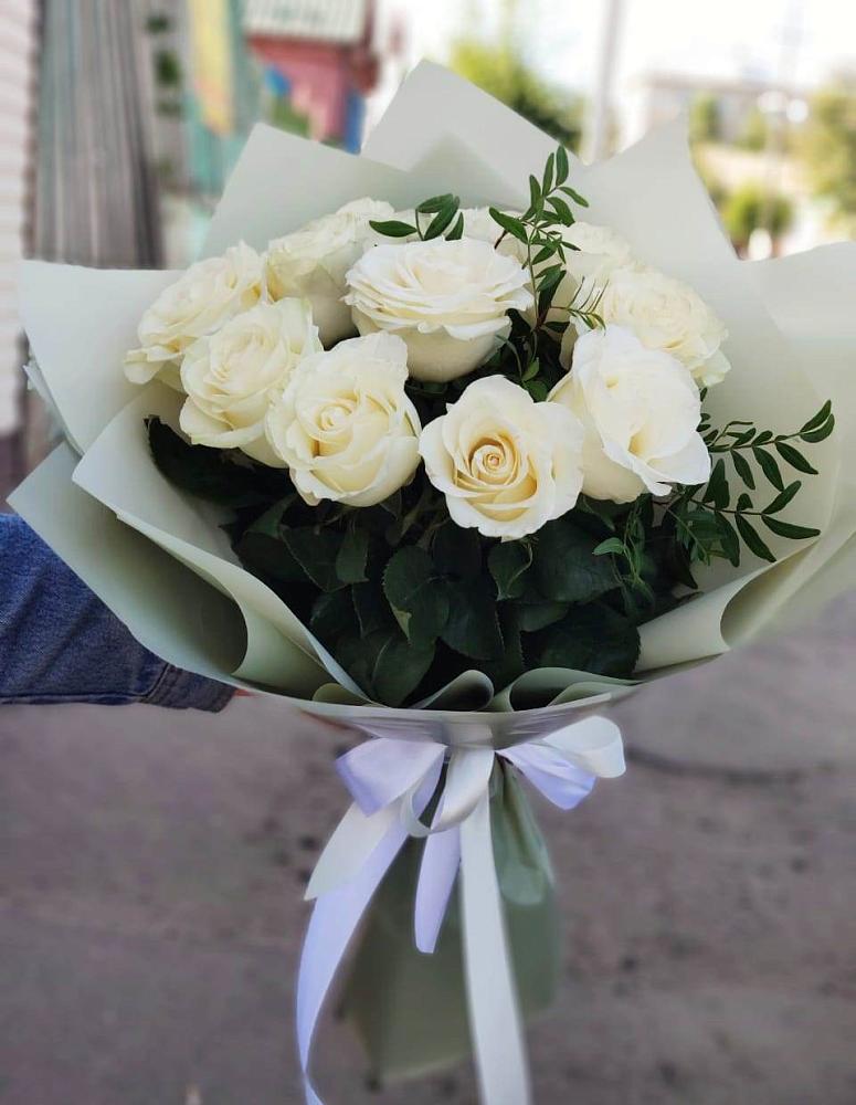 Букет Белые розы Проуд в Линда