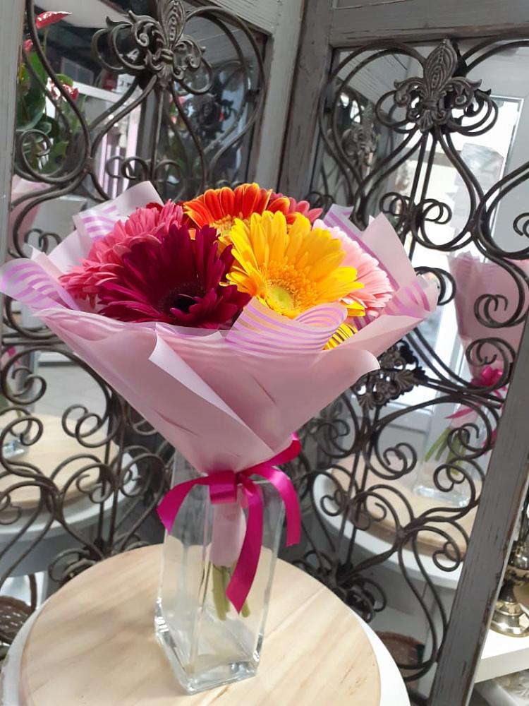 Букет цветов из: Герберы в Линда