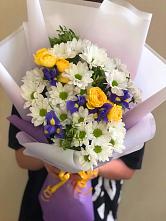 Букет цветов из:  Ирисы, Хризантемы и Розы #REPLACE_PRED# Линда