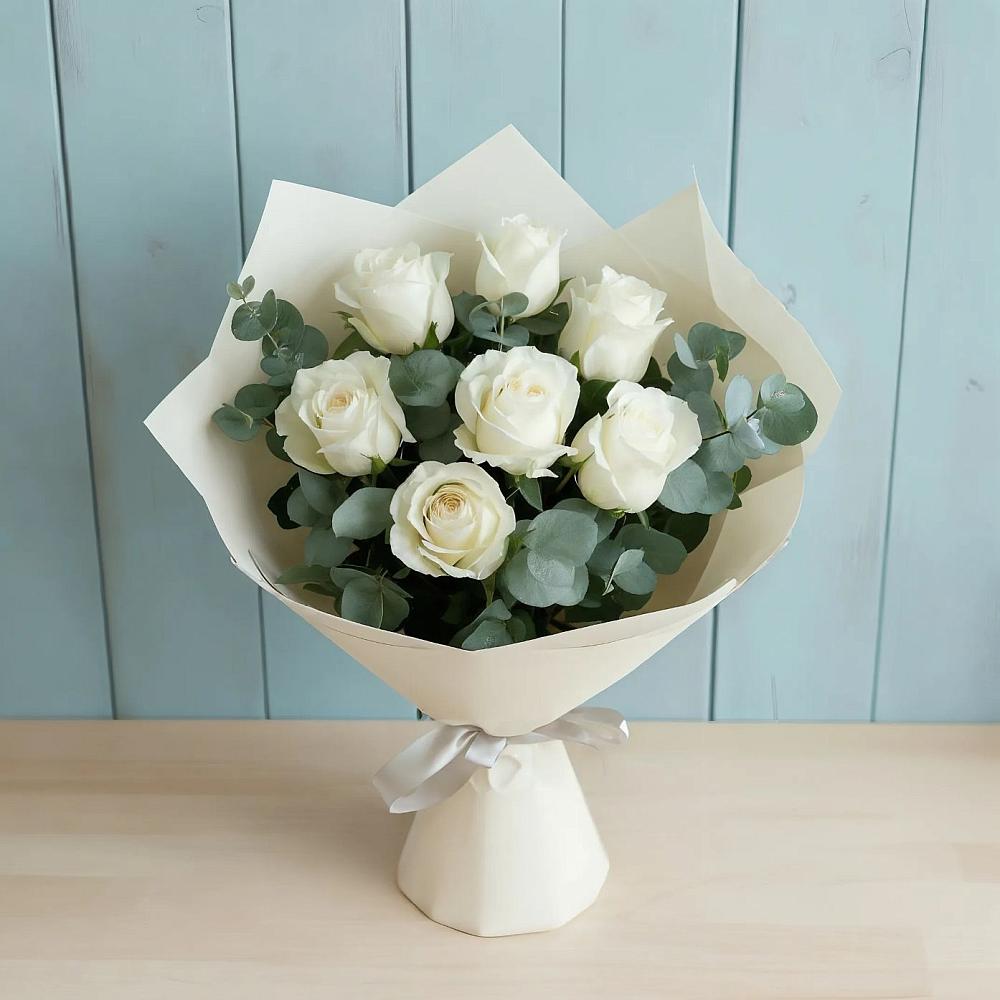 Букет Белые розы в Эвкалипте в Линда