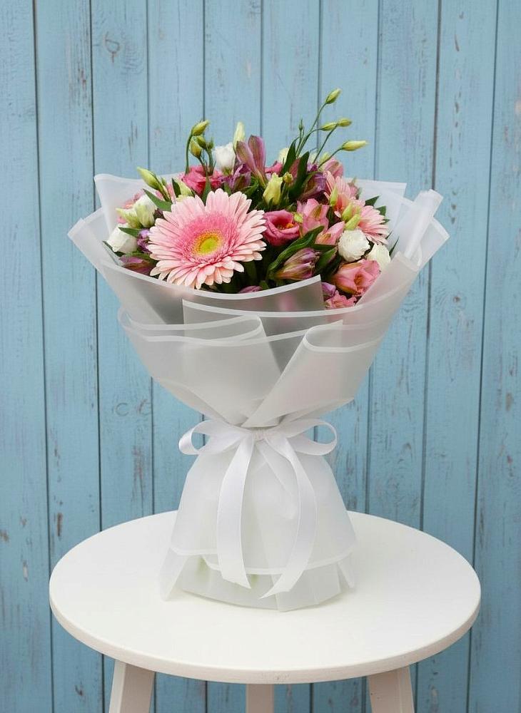 Букет цветов из: Герберы, Альстромерии и Лизиантусы в Линда