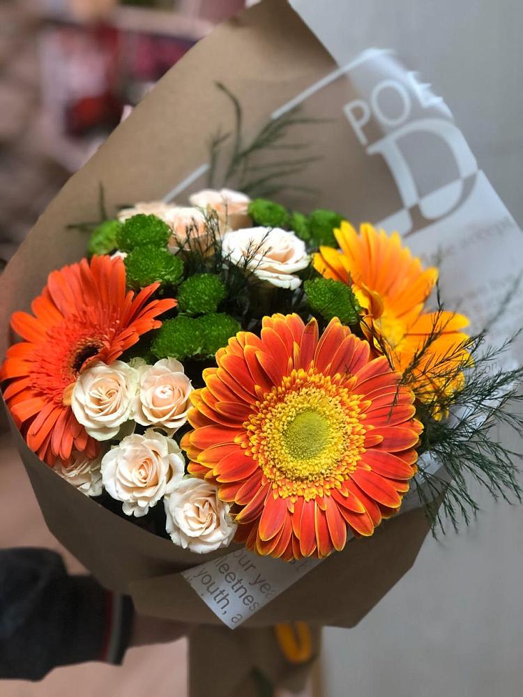 Букет цветов из: Герберы, Хризантемы и Розы в Линда